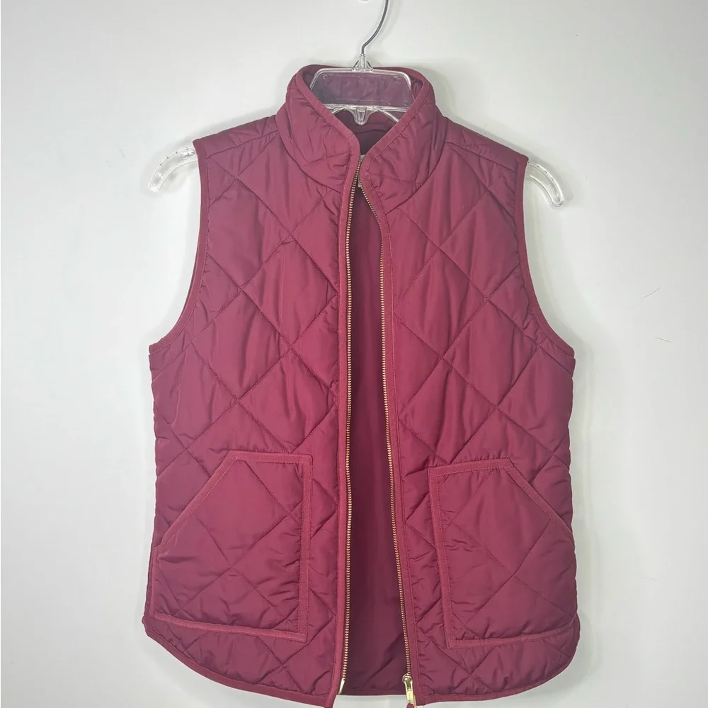 BN3  J.Crew Quilted Burgundy Polyester Women XS Preppy Equestrian Vest